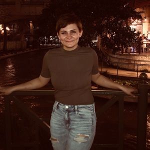 Meet your Posher, Maria